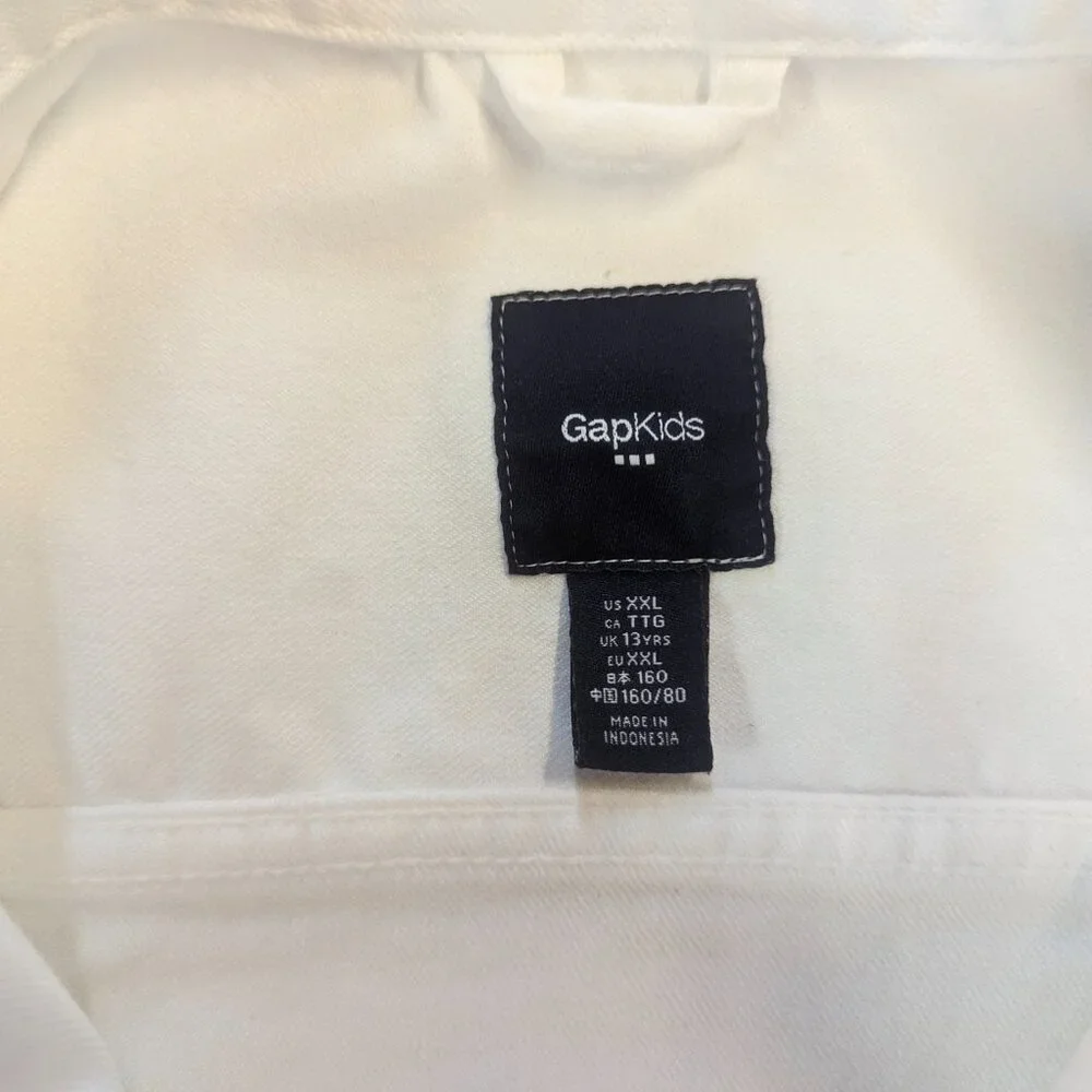 Gap Kids Size XXL White Denim Jacket (XS in Women's)
